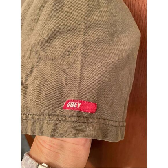 Obey T-Shirt (SZ M) - Picture 4 of 5